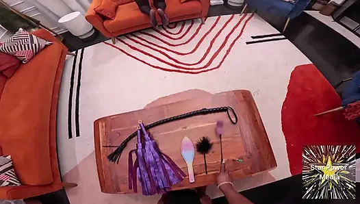 Altın tanrıça Omgiana'nın arzulu dibine cezayı serbest bırakıyor