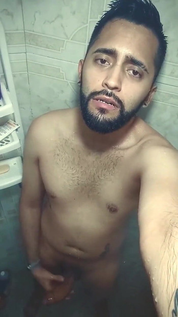 シャワーを浴びながらけいれん