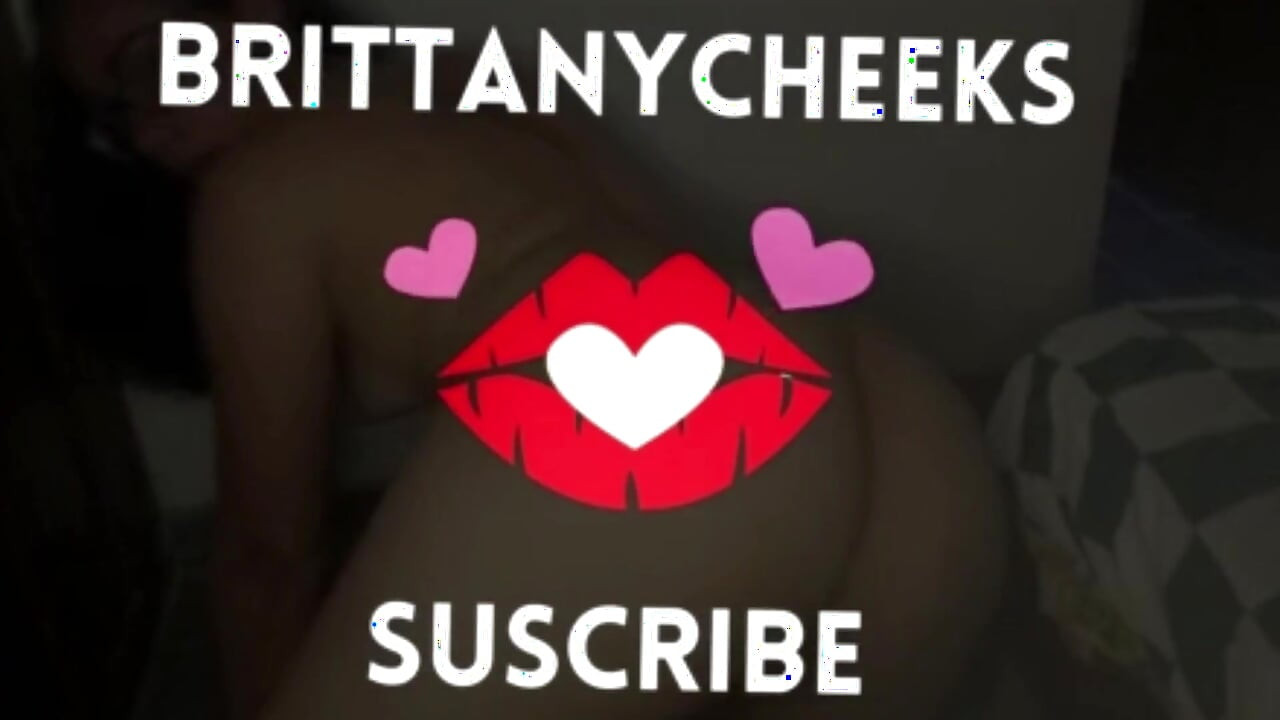 Aku mergokin adik tiriku lagi bikin video boografi