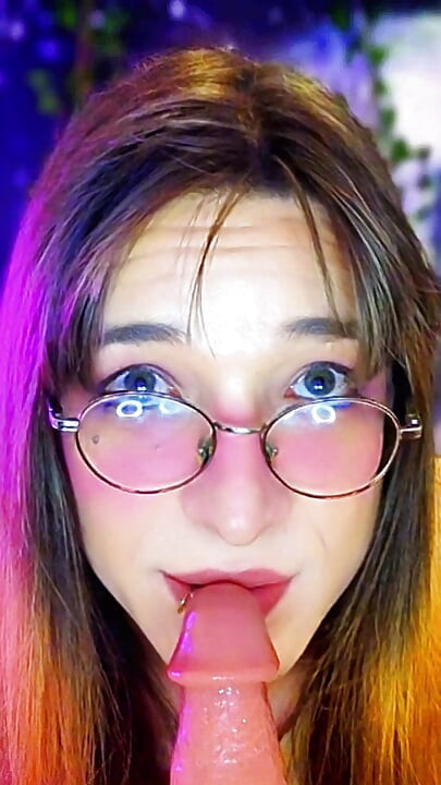 MILF Trans Girl Give the Best Blowjob