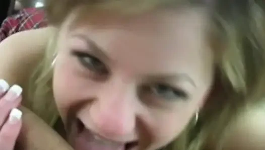 Alex'in derin gırtlak becerileri parlıyor