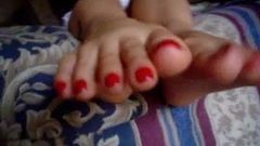 Quente asiática Veronica sexy toe spread e pés