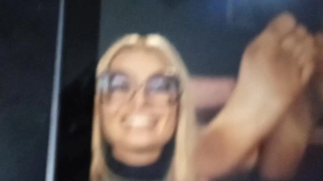 Cum Tribute Margot Robbie's Dirty Soles