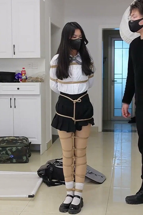 The Rope Restraints of the Stocky Girlfriend, Experiencing the Ultimate Restriction of the Rear Hand