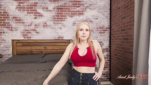 AuntJudysXXX - В Отпуске С Твоей Грудастой Мачехой Кристи Стивенс