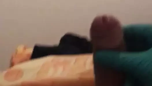 eldiven handjob solo