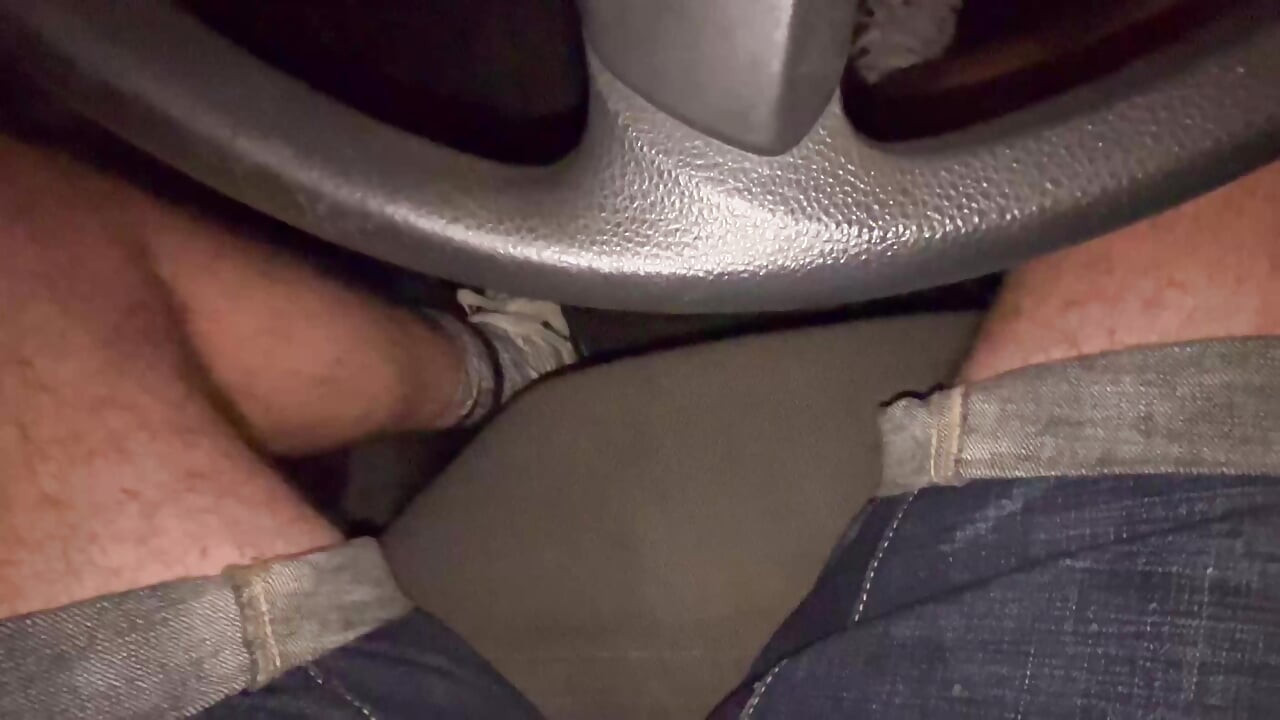 I fuck my car at night next to the public road