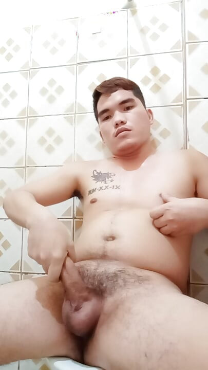 Jerking off before taking a shower🚿