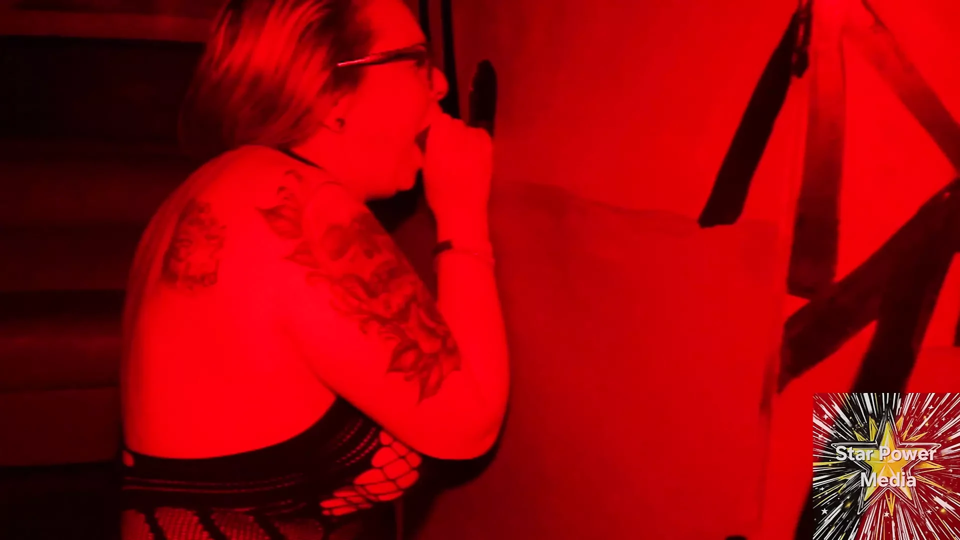 Savanna distrugge il record del gloryhole nel concorso jawono