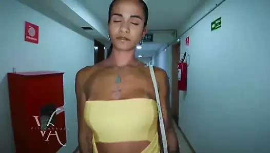 Das Heiße Schätzchen Bella Teilt Japa Lokis Großen Schwanz Mit Viick