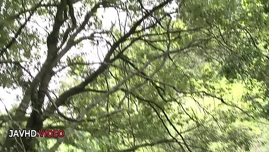 Amateur Sensation Gives Sloppy Outdoor Blowjob for Pure Pleasure