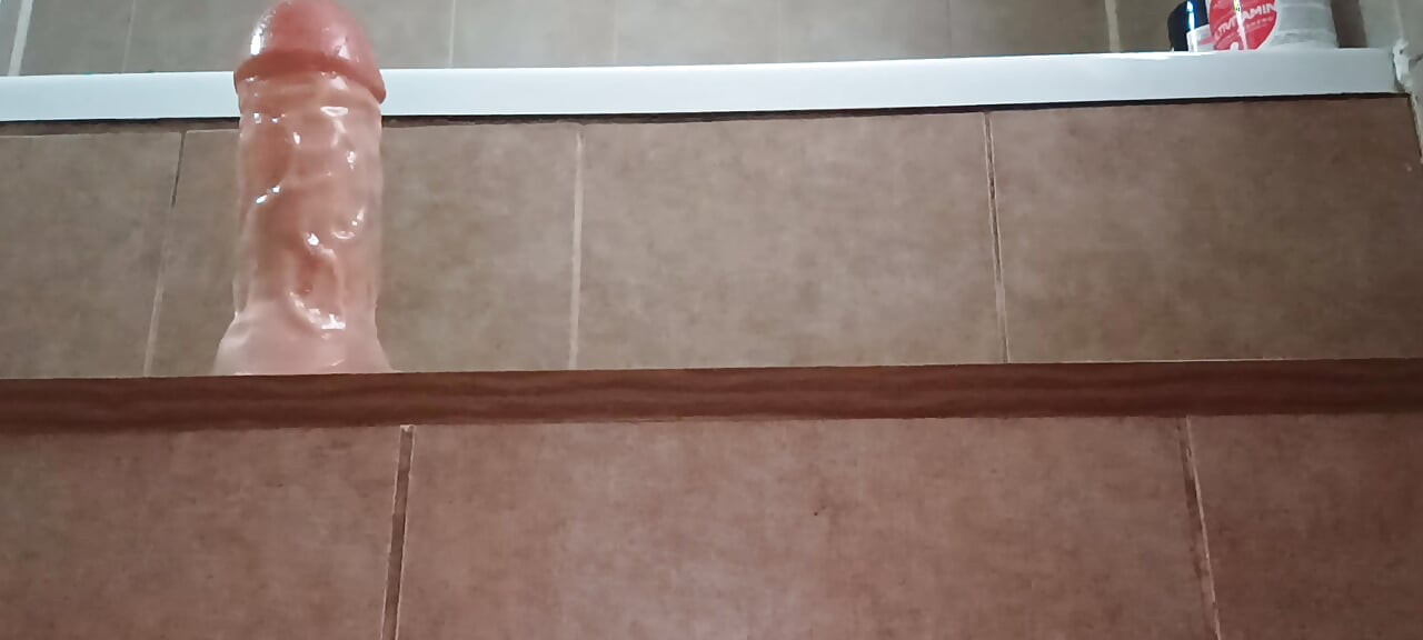 A new acquisition makes its appearance and breaks my pussy