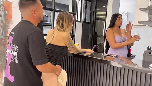 Partimizde Gebe Karımı Yengemle Aldadım Ve Sonunda Çok Ateşli Bir Üçlüye Katıldı