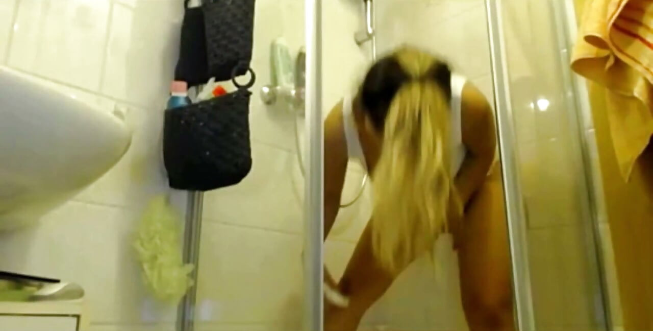 Γκόμενα Sexydea Αυνανίζεται σε Ζωντανή Webcam