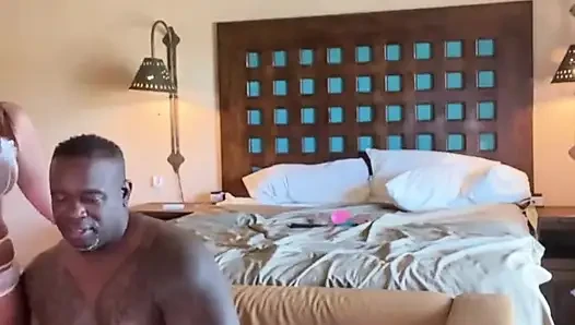 Livestream Reverse Gangbang