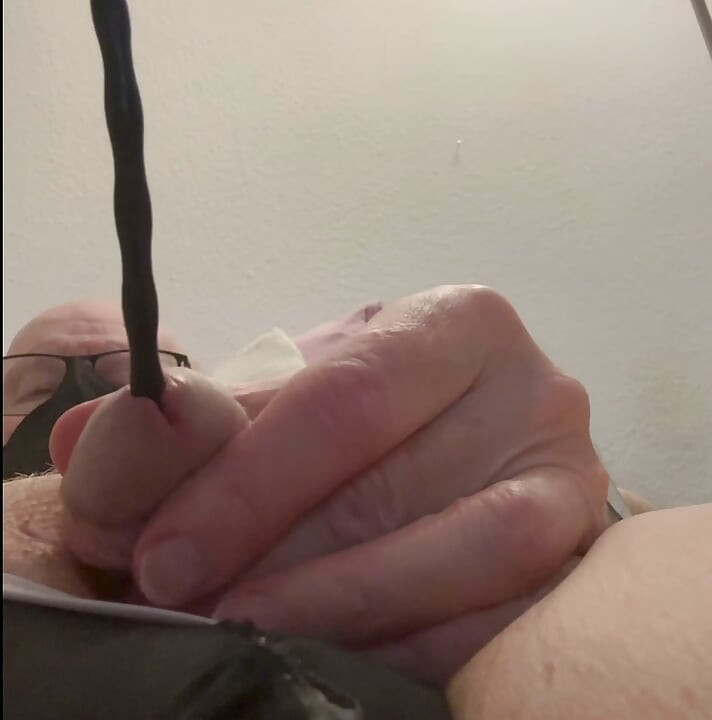 Kleiner Schwanz geiler Schwarz Dilator Besuch tust weh oder gut