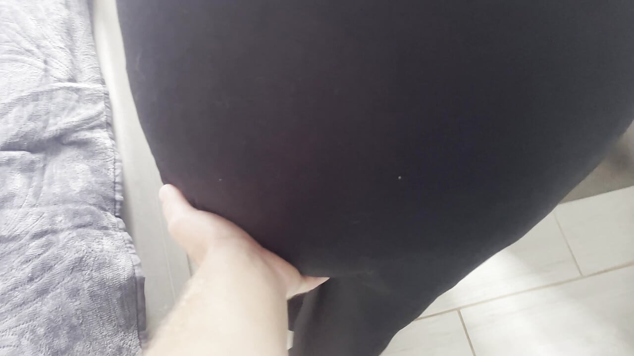 Doyumsuz Müslüman kız yarağımı aldı ve amcığımın içine boşalıyor