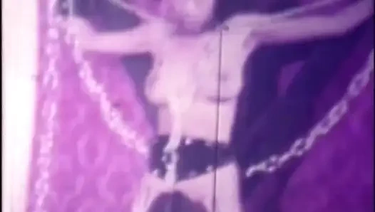 Desiree West vajinamı yalıyor