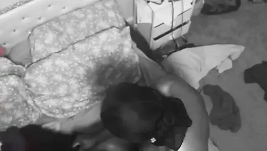 Büyük dövmeli götlü orta yaşlı seksi kadın büyük yarak arka çekimlerine ve götüne büyük boşalmaya uyanıyor