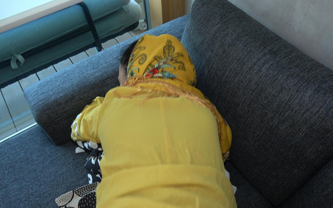 Homemade Sex with Big Ass Muslim Arab Stepmom in Hijab