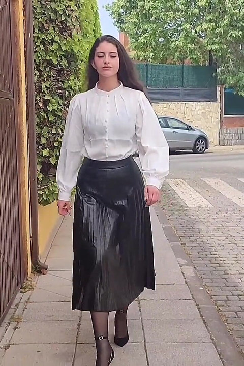 Κομψή Shana θεά καουμπόισσα JOI Cum