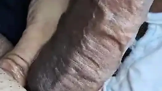 Xraquelx arabada yakın çekim ıslak oral seks