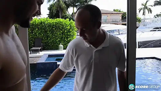 Унижение в тройничке