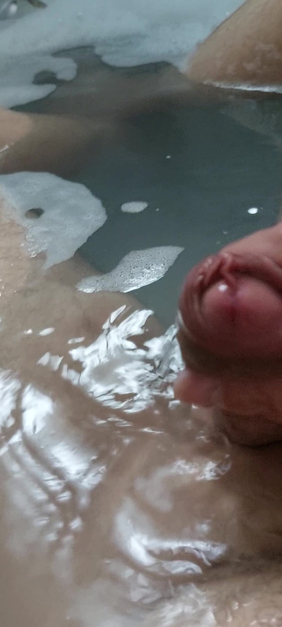 In the bathtub with foreskin