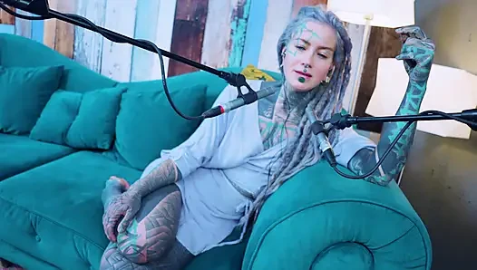 Aku lagi ngomongin tentang m - music - asmr podcast sfw lagi ngomongin cewek gotik bertato rambut gimbal