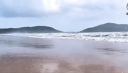 Public Beach Masturbate and Squirt