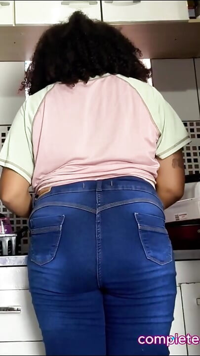 Latina Big Ass Chubby Girl Eans Farts Compilation