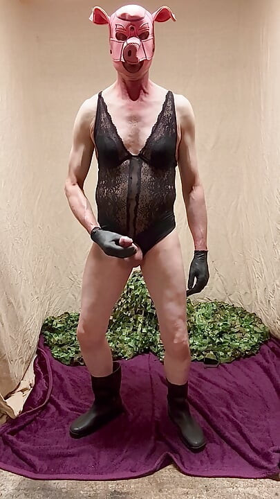 Zabava sa penisom sa crnom čipkastom