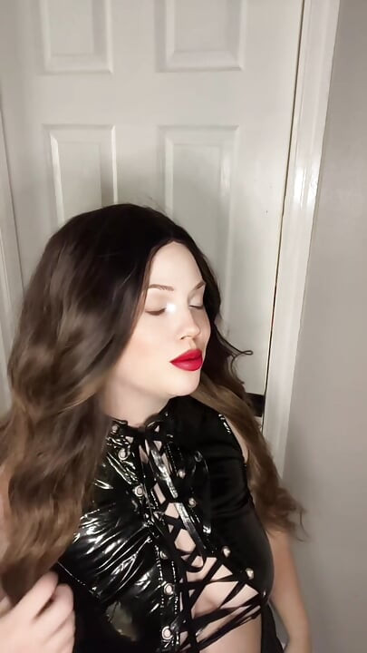 MILF Cuckolds Her Fuck Buddy with the Biker Gang Role Play