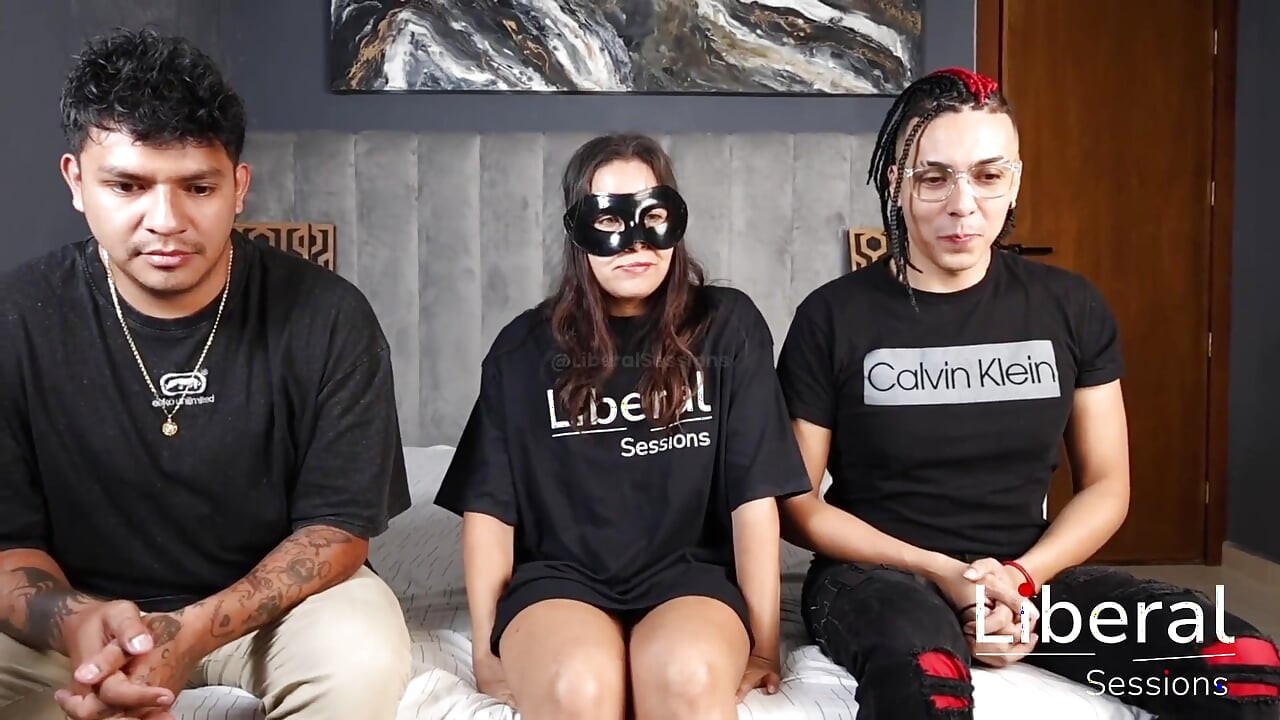 2 Friends Have Fun with Amateur Young Petite in Threesome