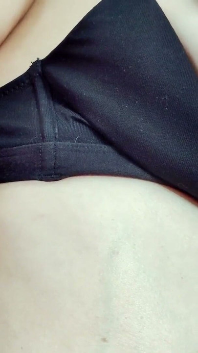 在俱乐部捡到一个女孩并把她带到我家吮吸乳头 | 短片 1