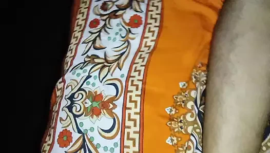 Bangladeshi aunty midnight fuck with her hasband (clear audio)