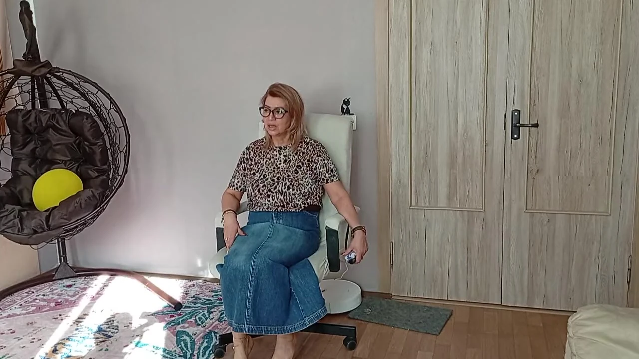 Psikolog Raisa Romanovna. Fahişe olma ayini. Olgun deliklerin kutsanması .!.)) Ateşli Rus oyuncu seçmeleri!