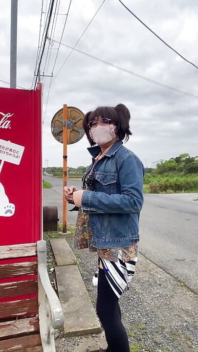 No201 Buying tea at a vending machine