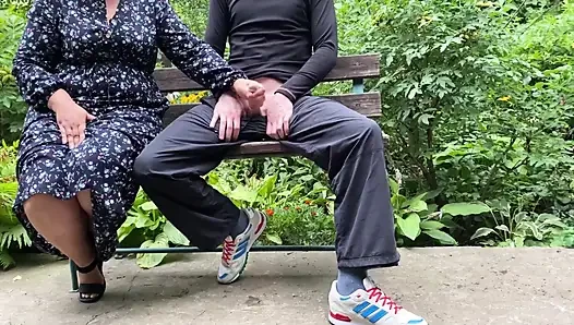 Жена куколда просит у меня сперму для муженька