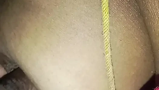 Tante tamil yang cantik ngasih rekaman seks pribadinya sama suaminya