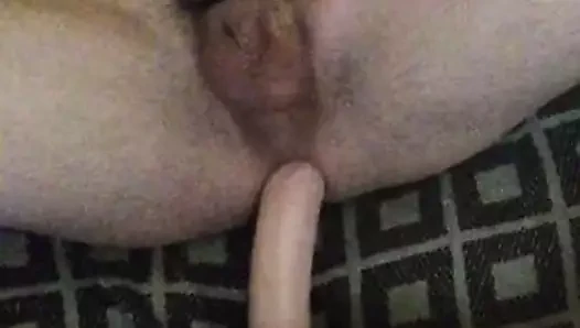 Pürüzsüz öğrenci sürmek yapay penis ve darbeler kremsi yük
