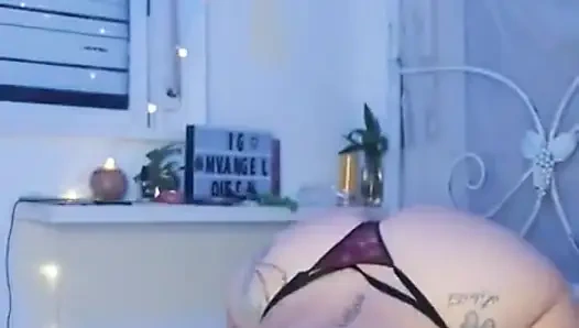 Двойное проникновение милфы-латины-шлюшки из Аргентины на видеозвонке