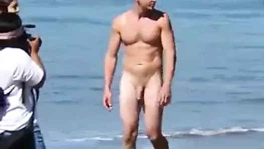 Str8 big dick on beach