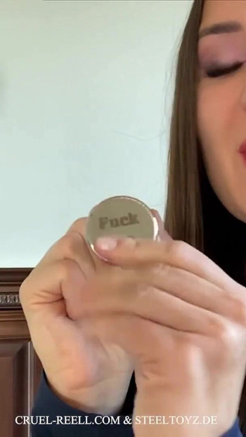 Muss man gesehen haben von "Cruel Reell Spielt mit 35mm Edelstahl-Buttplug elegantes Anales Vergnügen von Steeltoyz"