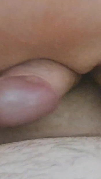 Epischer moment aus "Ich paw ihn, während ich masturbiere, um meine muschi zu nassen und reibe sie dann gegen seinen schwanz, bis es mit einem spermastrom endet"