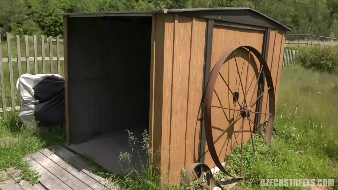 チェコの街 - カントリーガールズ