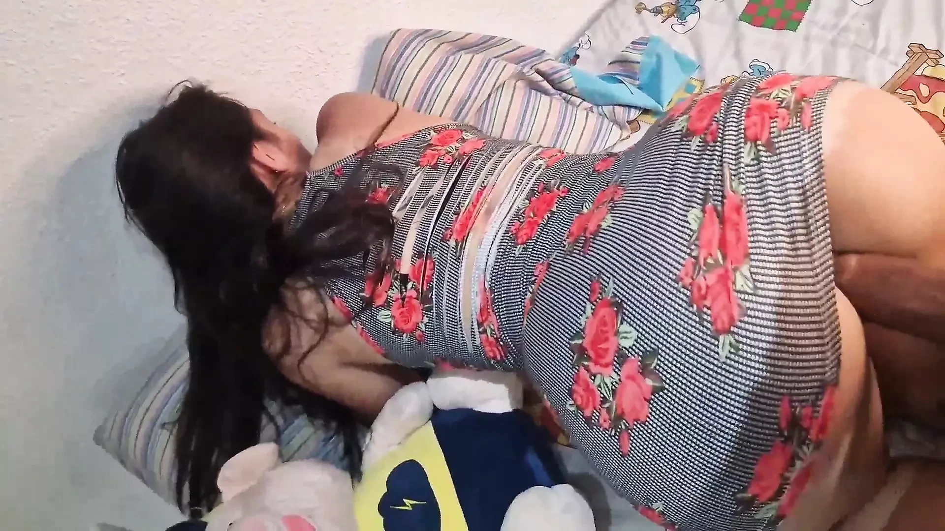 Sorei vitrege lesbiene îi place să se fută și să fie o curvă obraznică