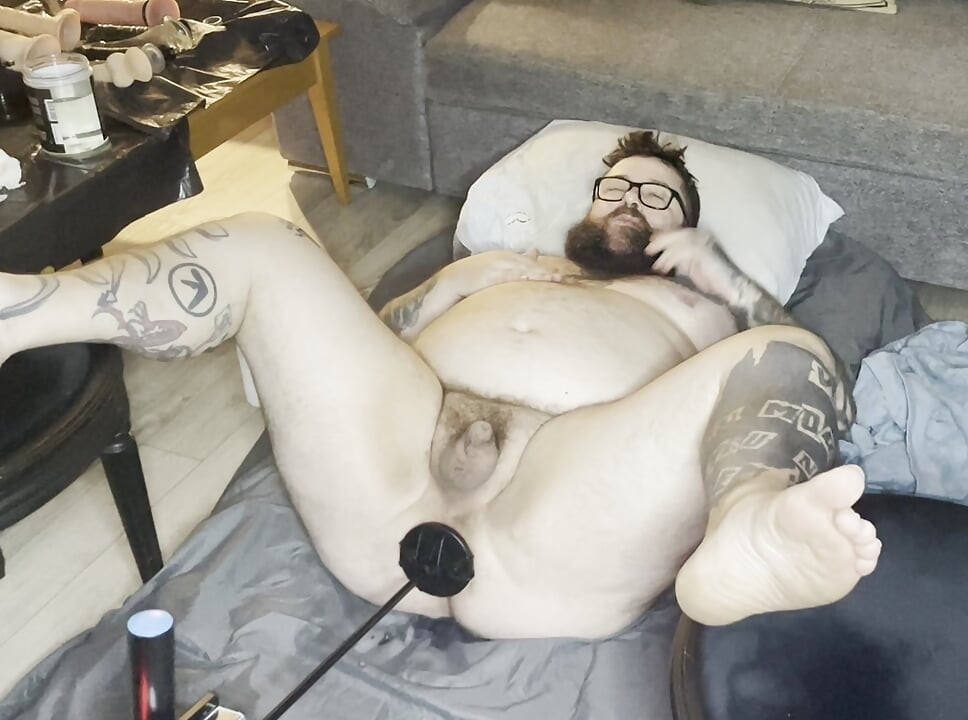 Fuck machine fucks my big ass in missionary big orgasm