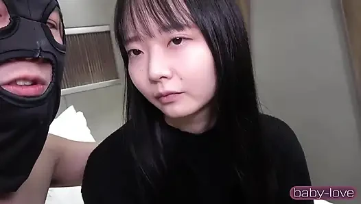 Treasure Pick. Karşı konulmaz sevimli gülümseme ile tatlı idol tarzı güzellik