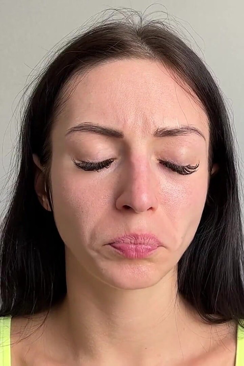 Puffy Cheeks Popping